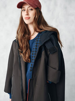 Kolay Giyilebilir Fermuarl? Kap??onlu Kad?n Mont