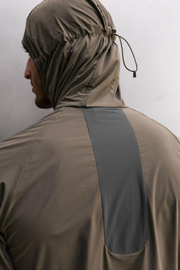LIGHTWEIGHT COLOUR BLOCK TECHNICAL JACKET