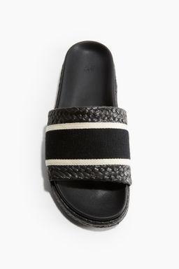Sandalias planas estilo alpargata