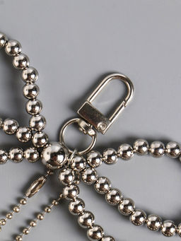 Цена за 2 шт. Брелок для ключей на карабине Бант и сердце, на сумку, рюкзак, под серебро, бусины d=0.5 см сердце 2.7?3?1.5 12?12?1.5 см - Simaland фото 4