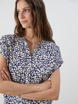 Ka??k Yaka ?i?ekli Bluz