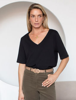 Футболка из 100% хлопка с V-образным вырезом