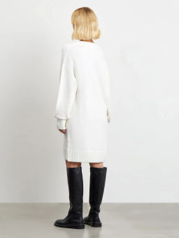 Мягкое вязаное платье-кокон в молочном цвете - Emka фото 5