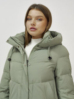 Куртка зимняя с капюшоном удлиненная стеганная зеленого цвета 9650Z - Mtforce фото 16
