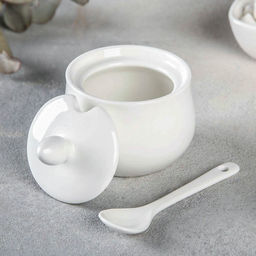 Соусник Wilmax, 130 мл, d=7 см, с ложкой, фарфор, белый