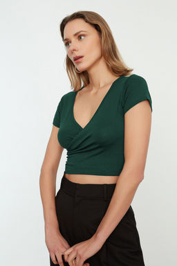 Trendyolmilla Siyah Fitted/Vucuda Oturan Kruvaze Yaka Crop Viskoz Esnek Orme Bluz TWOSS22BZ0536  фото 19