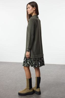 TRENDYOLMILLA Zumrut Yesili Cicek Bask?l? Mini Selanik Dik Yaka Orme Elbise TWOAW25EL00282