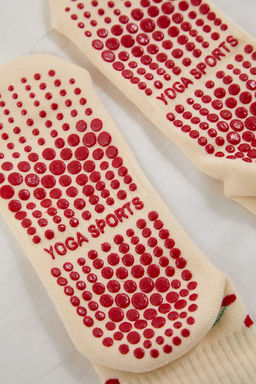 Ekru-K?rm?z? Pamuklu Kirazl? Kayd?rmaz Yoga/Pilates Orme Corap THMAW26CO00019 - Trendyolmilla фото 4