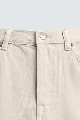 BERMUDA DENIM STRAIGHT FIT / Blanco roto