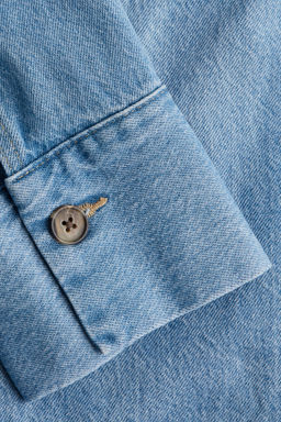 Camisa denim oversize con dise?o popover - H&m фото 4