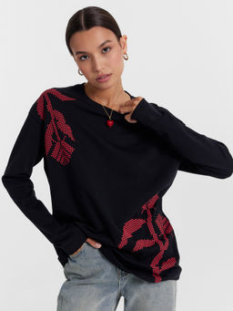 Джемпер женский черный с цветочным орнаментом