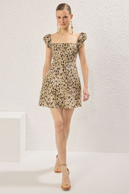 TRENDYOLMILLA Cok Renkli A-Kesim Animal Desenli Poplin Dokuma K?sa S?k Elbise TPRSS25EL00278