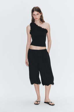 TOP ASIM?TRICO FLORES / Negro