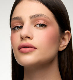 LuxVisage Тинт-мусс 3в1 для губ, щек и век PLUSH MATT тон 303 Peachy Peach 3.6г  фото 2