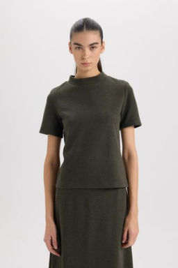 Slim Fit Dar Kesim Yar?m Bal?kc? Yaka Basic Duz K?sa Kollu Tisort