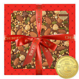 Шоколад молочный с украшением Ореховый фейерверк 180 гр