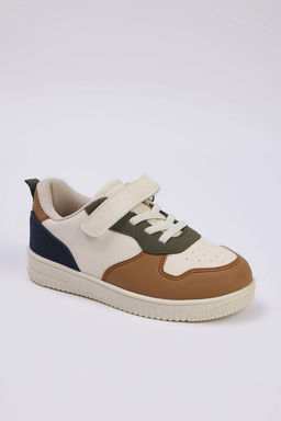 Renk Bloklu C?rt Bantl? ve Bagc?kl? Buyuk/Kucuk Erkek Cocuk Kids Spor Ayakkab?
TAKAW26SN00005 - Trendyolmilla фото 2