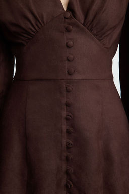 TRENDYOLMILLA Kahverengi Duz Mini Mini Balon Kollu V Yaka Suet Dokuma Elbise TWOAW24EL00583 фото 11