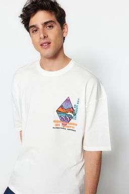 TRENDYOL MAN Gri Oversize Fit Kabaran Bask?l? %100 Pamuk T-Shirt TMNSS23TS00316