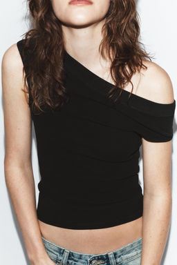 CAMISETA CUELLO BARCO / Negro - Zara фото 4