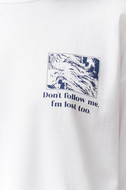 Beyaz %100 Pamuk S?rt ve On Bask?l? Oversize/Rahat Kesim Orme T-Shirt TWOSS24TS00234