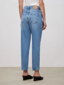 ЕМКА / Зауженные джинсы из плотного натурального хлопка - Emka фото 4