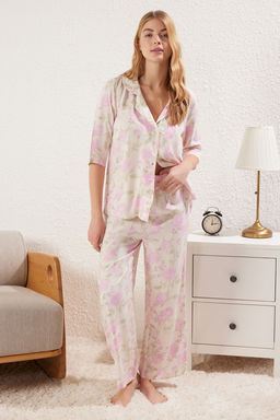 Trendyolmilla Cok Renkli Cicekli Viskon Dokuma Pijama Tak?m? THMSS25PT00132