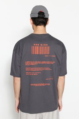 Antrasit Oversize/Genis Kesim K?sa Kol Uzakdogu Bask?l? %100 Pamuklu T-Shirt TMNSS23TS00159