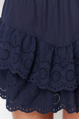 TRENDYOLMILLA Plaj Giyim Briddal Beyaz Mini Dokuma Brode Detayl? Flaml? Pamuk Plaj Etek TBESS24ET00004 фото 38