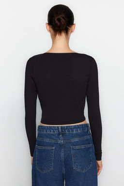 Siyah Derin Kruvaze Yaka Dantel Detayl? Uzun Kol Crop Pamuklu Esnek Orme Bluz TWOAW24BZ00291