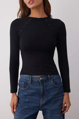 Siyah Dugme Detayl? Dik Yaka Fitted/Vucuda Oturan Orme Bluz TWOAW26BZ00030