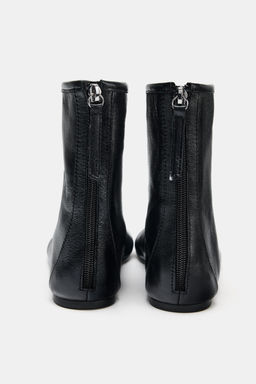 FLAT LEATHER ANKLE BOOTS