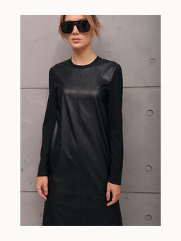 Платье из экокожи