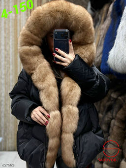 Женская зимняя куртка с капюшоном