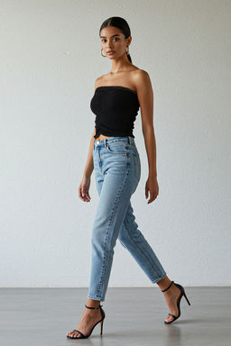 Siyah Dokulu Fitted/Vucuda Oturan Crop Buzgu/Drape Detayl? Straplez Esnek Orme Bluz TWOSS25BZ00004
