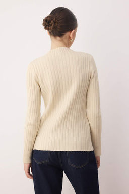 Tas Dugme Detayl? Yumusak Dokulu Y?rtmac Detayl? Triko H?rka TWOAW26HI00096