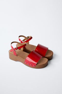 FAUX-PATENT CLOGS - Zara фото 2