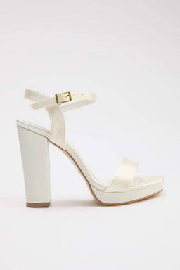 Bridal Inci Beyaz Kad?n 10 cm Klasik Topuklu Ayakkab? TAKSS26TO00008