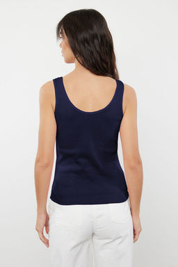 TRENDYOLMILLA Beyaz Fitted/Vucuda Oturan Havuz Yaka Fitilli Esnek Orme Atlet TWOSS22AL0042  фото 25