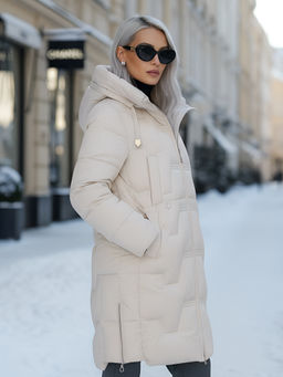 Пальто зимнее утепленное с капюшоном женское бежевого цвета 7638B - Visdeer фото 22