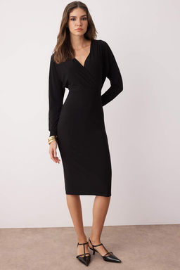 TRENDYOLMILLA Mor Yarasa Kol Detayl? Fitted/Vucuda Oturan Esnek Midi Orme Elbise TWOAW24EL00198