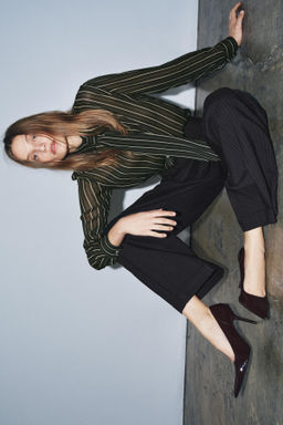 HIGH-HEEL SHOES WITH SIDE CUT-OUTS