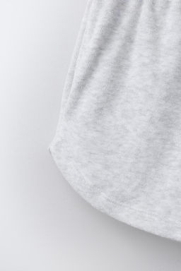 CONJUNTO CAMISETA Y BERMUDA EFECTO TOALLA / Gris vigor?