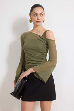 Haki Fitted/Vucuda Oturan Asimetrik Yaka Cift Gorunumlu Buzgulu Tul Orme Bluz TWOSS26BZ00071