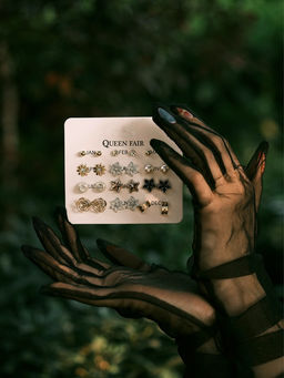 Серьги пусеты 12 пар «Фантазия» цветы и звёзды, белые в золоте