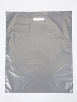 Цена за 50 шт. Пакет полиэтиленовый с вырубной ручкой, серебряный 50х60 см, 70 мкм