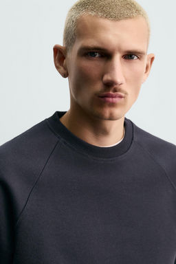 RELAXED FIT CREW NECK SWEATSHIRT - Zara фото 5