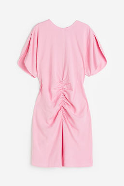 Vestido con mangas abiertas