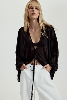 TOP CREPE MANGA ABULLONADA / Negro - Zara фото 3