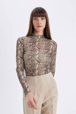 Женская приталенная футболка с длинным рукавом из тюля со змеиным узором и полуводолазкой приталенного кроя - Defacto фото 3